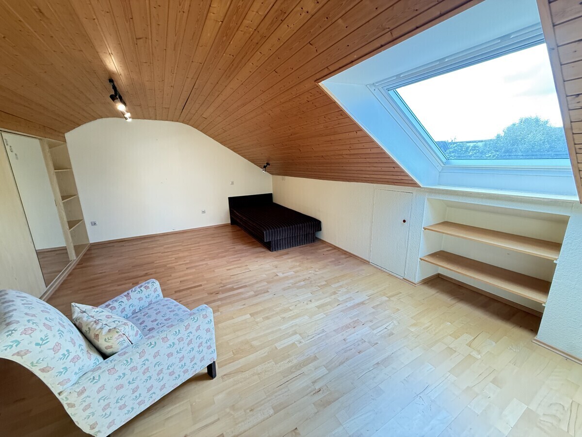 Schlafzimmer links DG