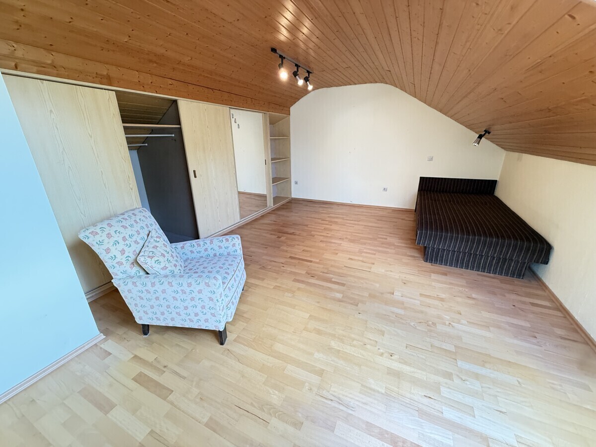 Schlafzimmer links DG