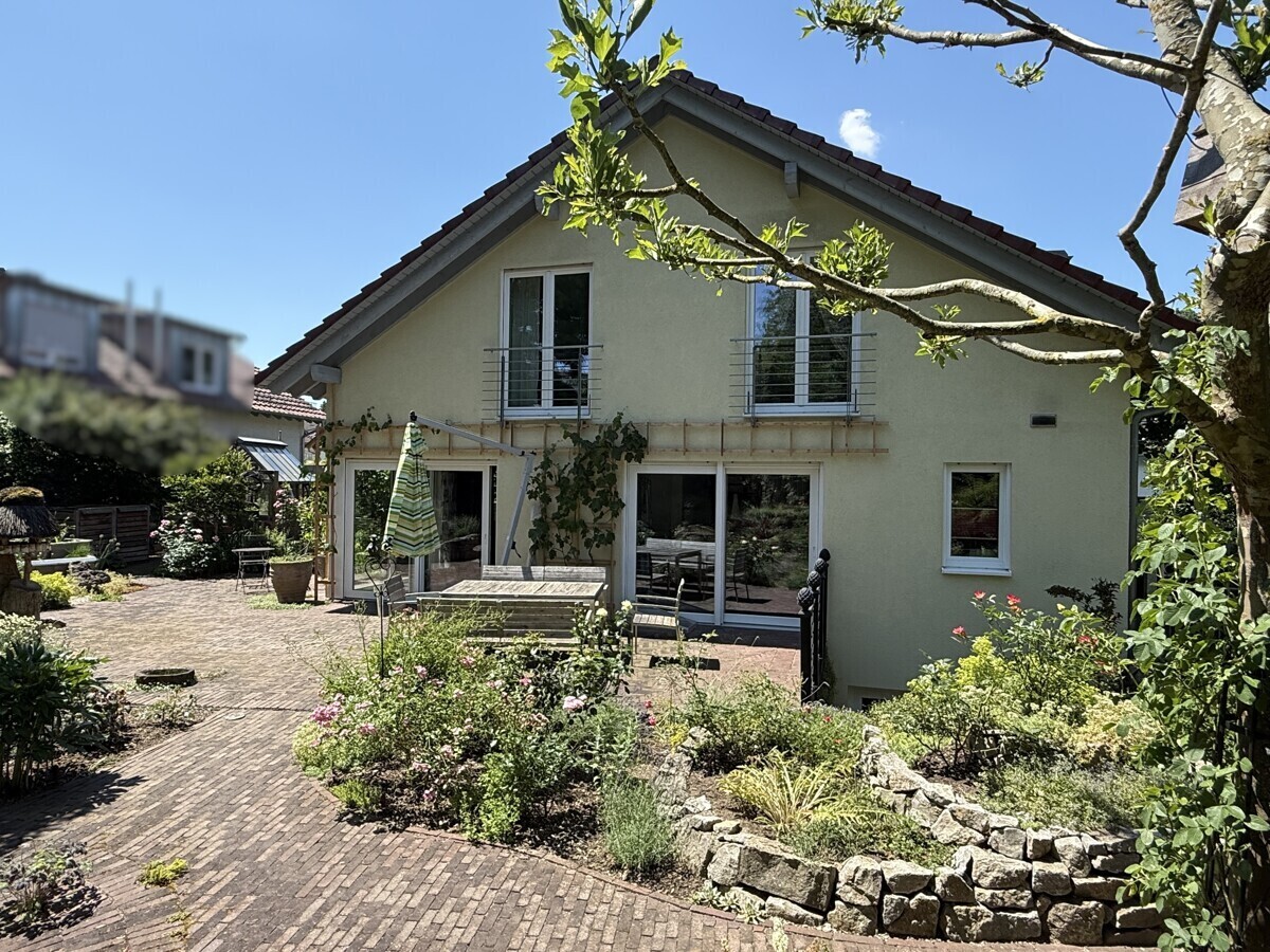 Rückansicht/Terrasse