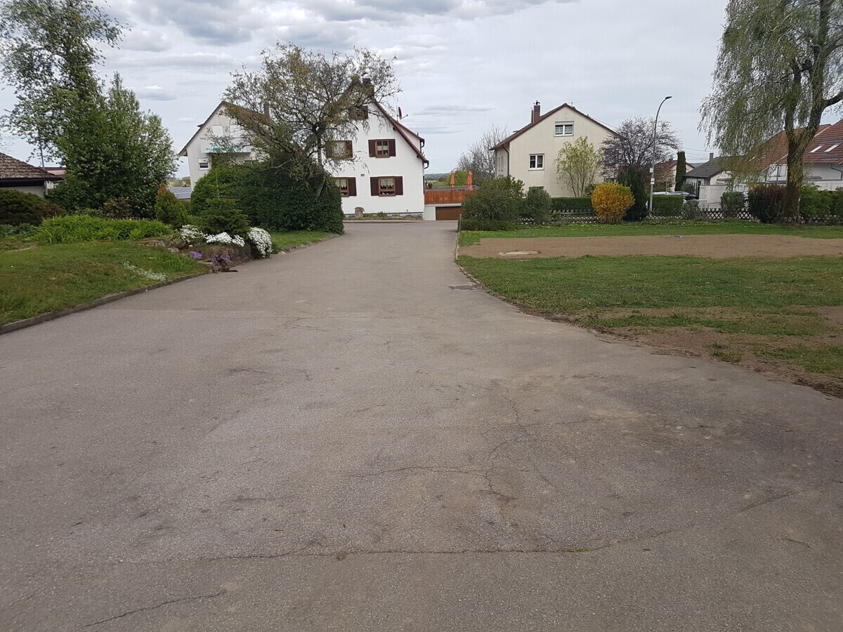 Zufahrt zum Büro