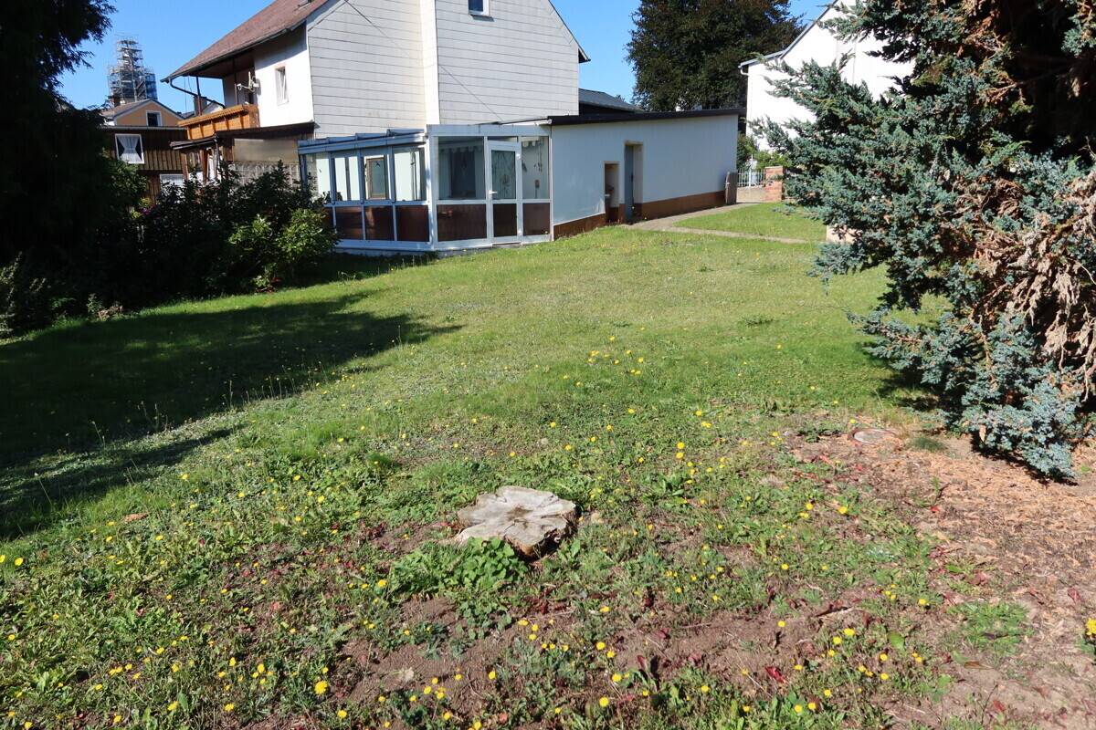 Blick auf Nebengebäude