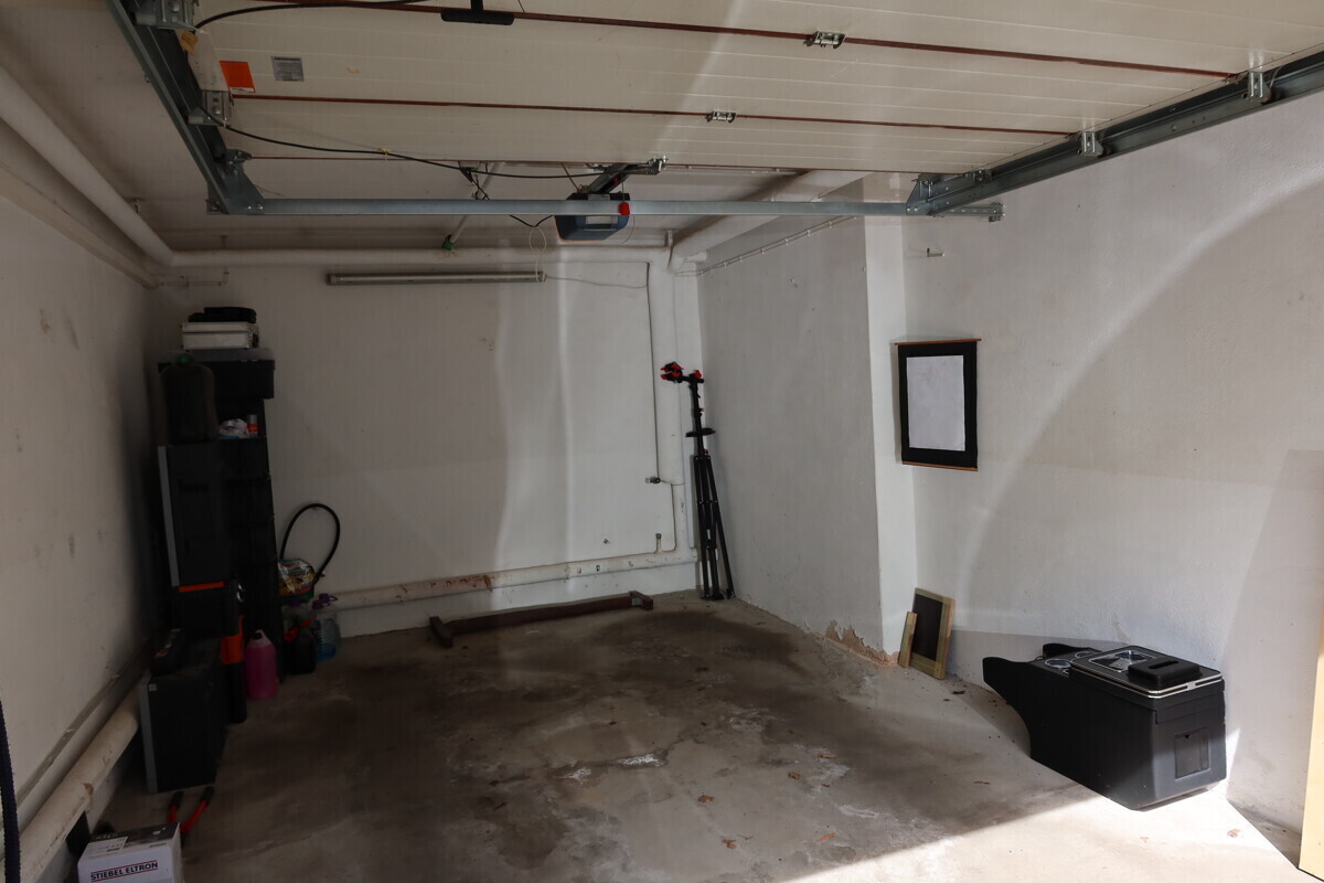 Garage mit el. Tor