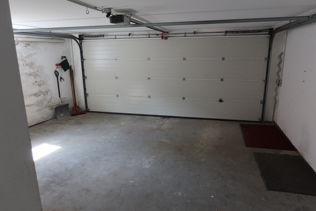 Doppelgarage mit el. Tor
