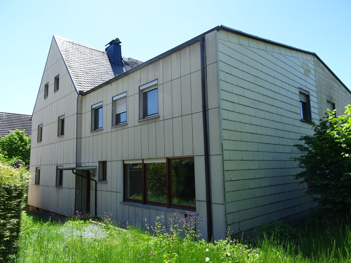 Doppelhaushälfte mit Anbau