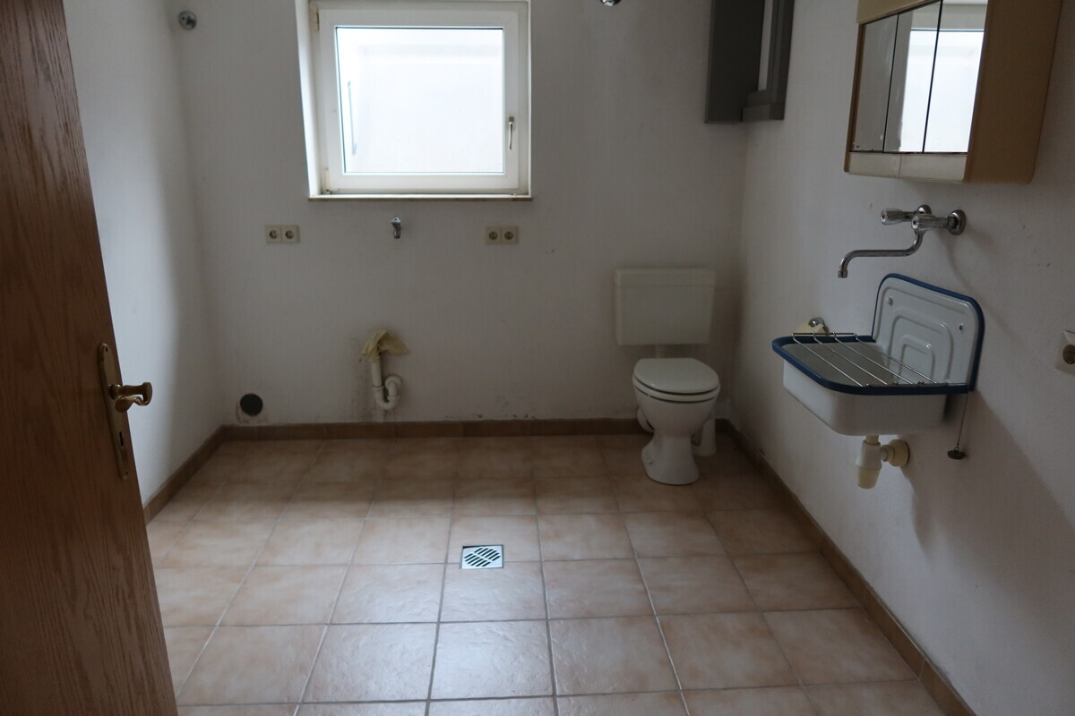 Waschraum mit WC 