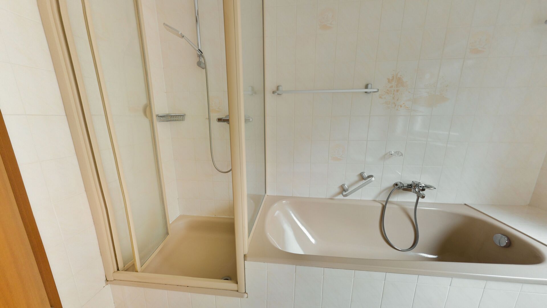 Wannen-/Duschbad OG