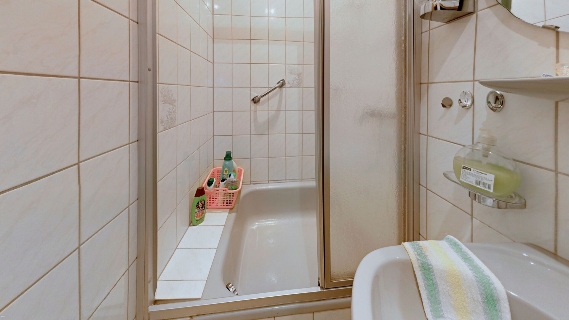 Duschbad I. OG (WC sep. im Treppenhaus)