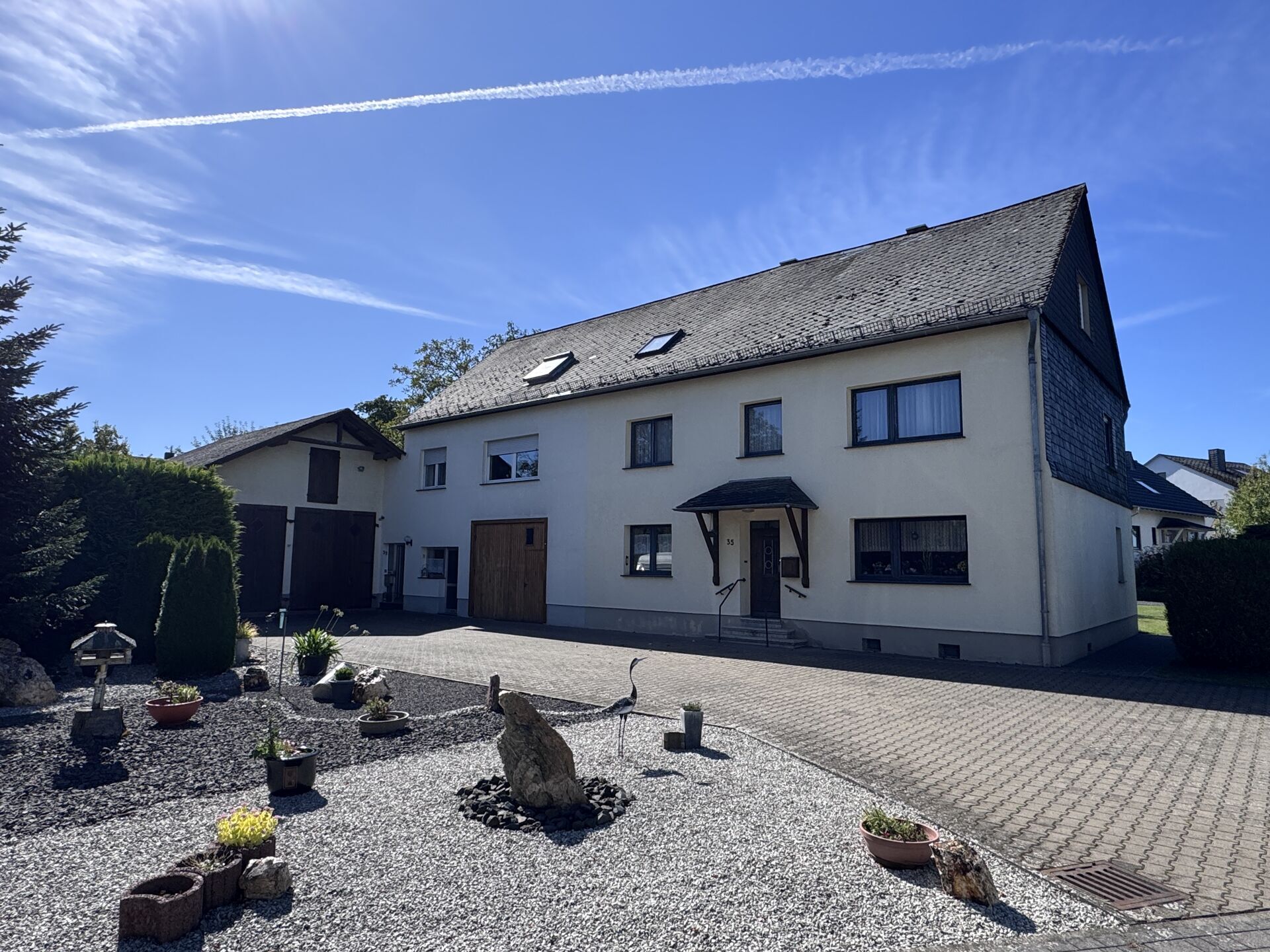 Außenansicht Hof und Eingänge