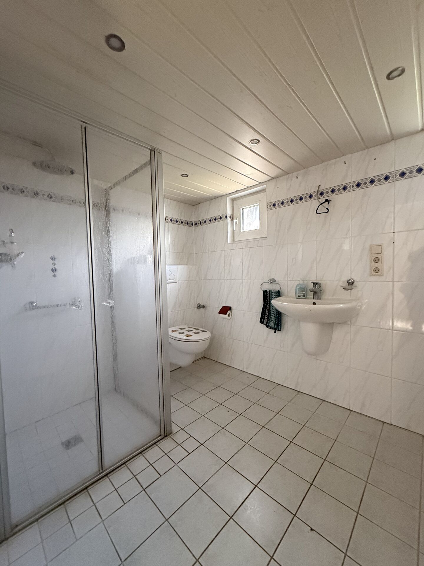 Duschbad EG
