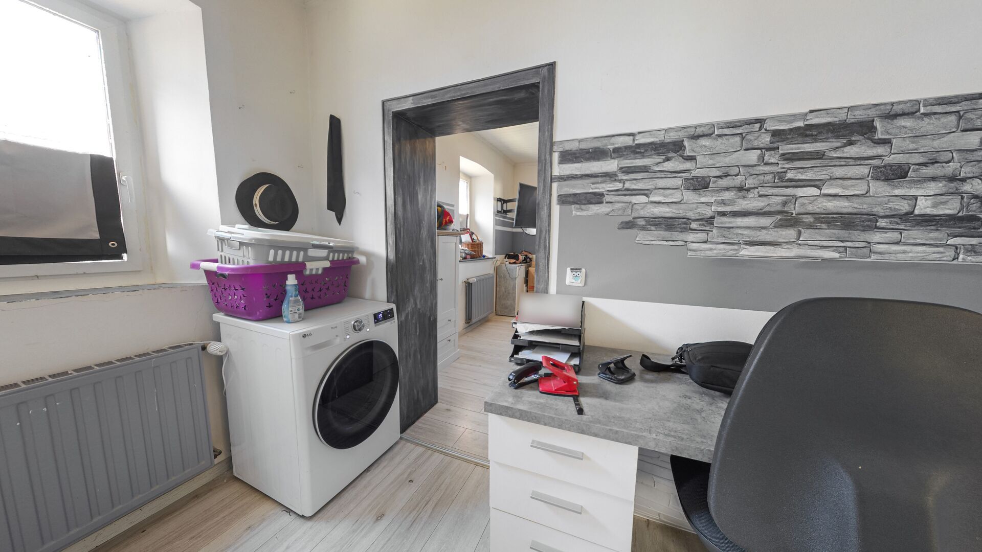 Büro EG