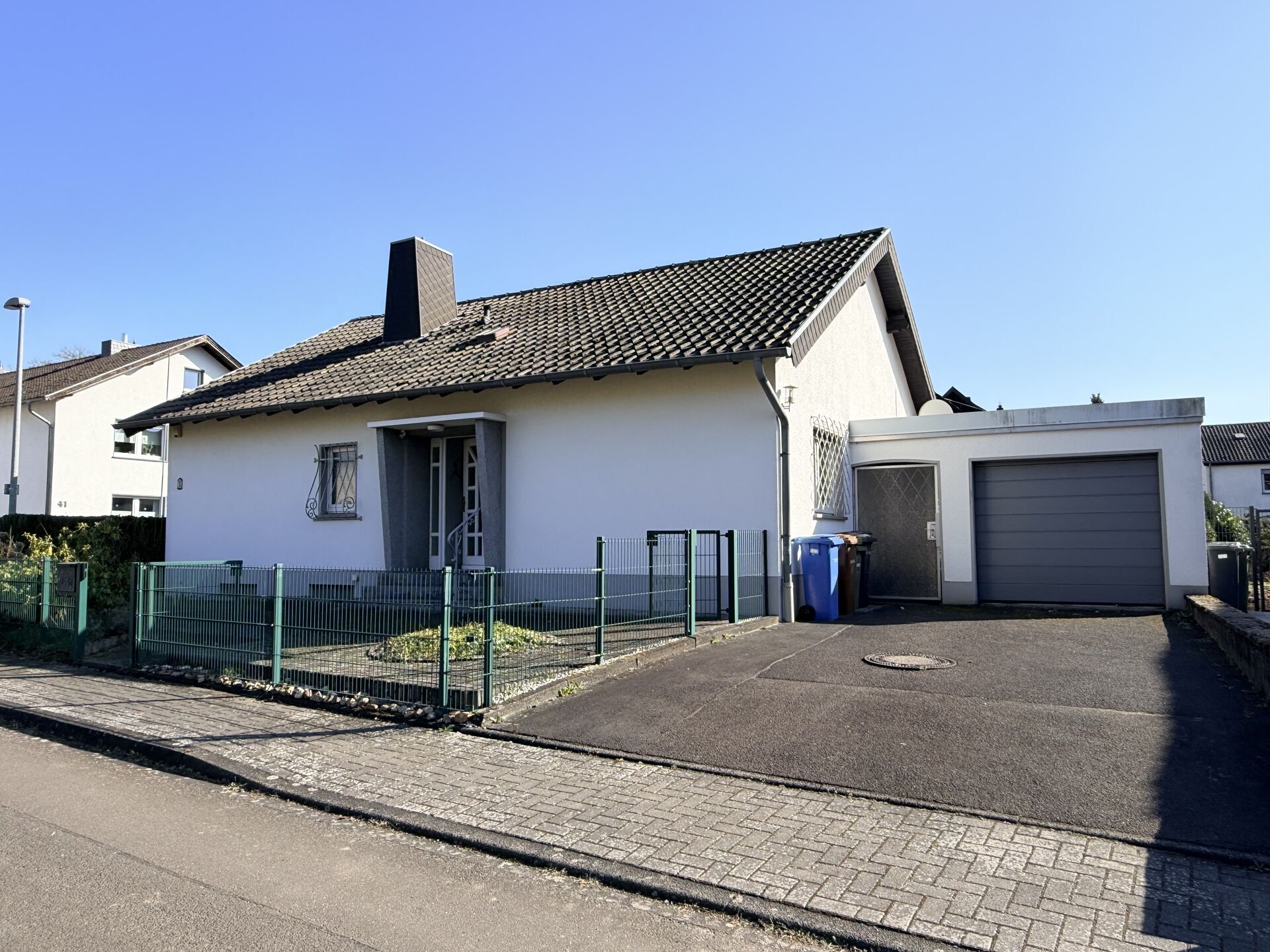 Einfamilienhaus mit Garage