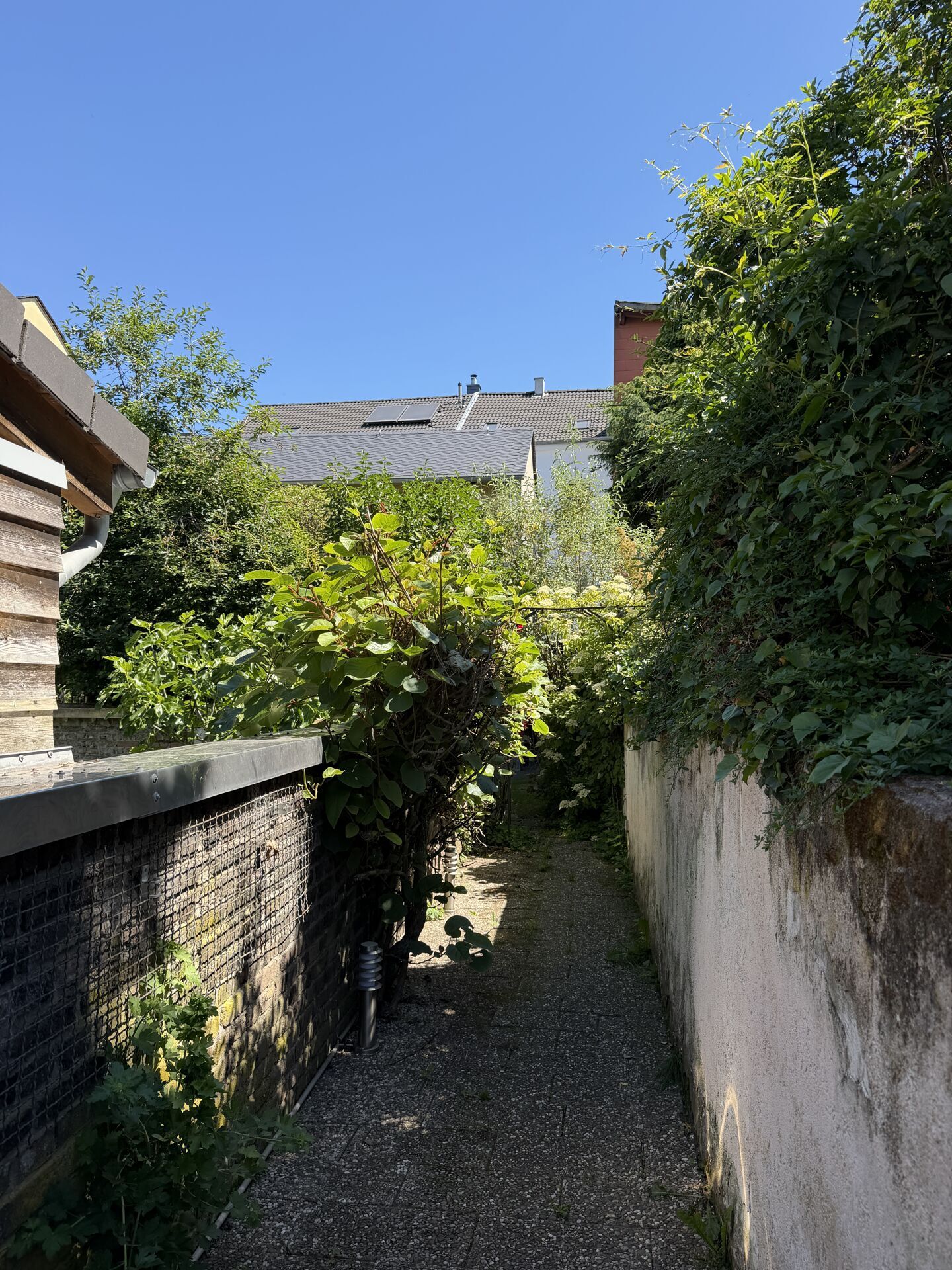 Privatweg zur Tiefgarage