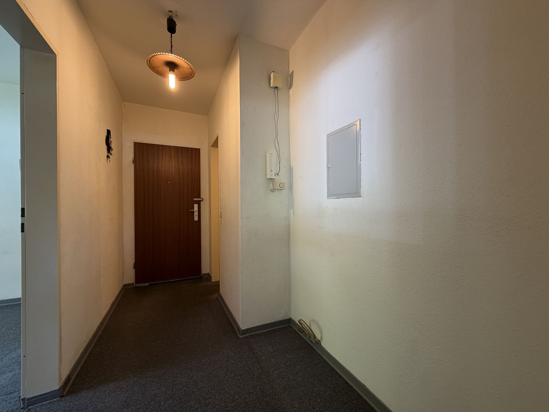 Flur mit Garderobe