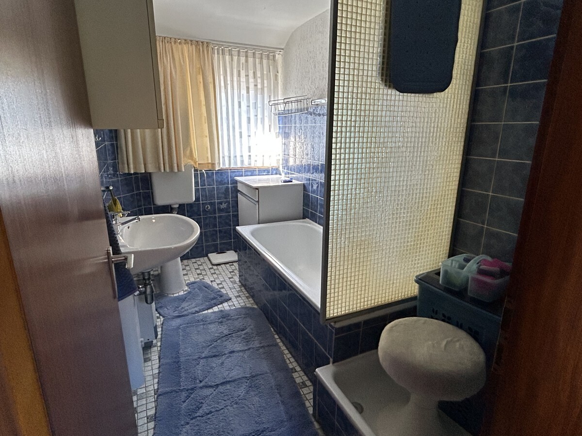 Wannen- und Duschbad DG