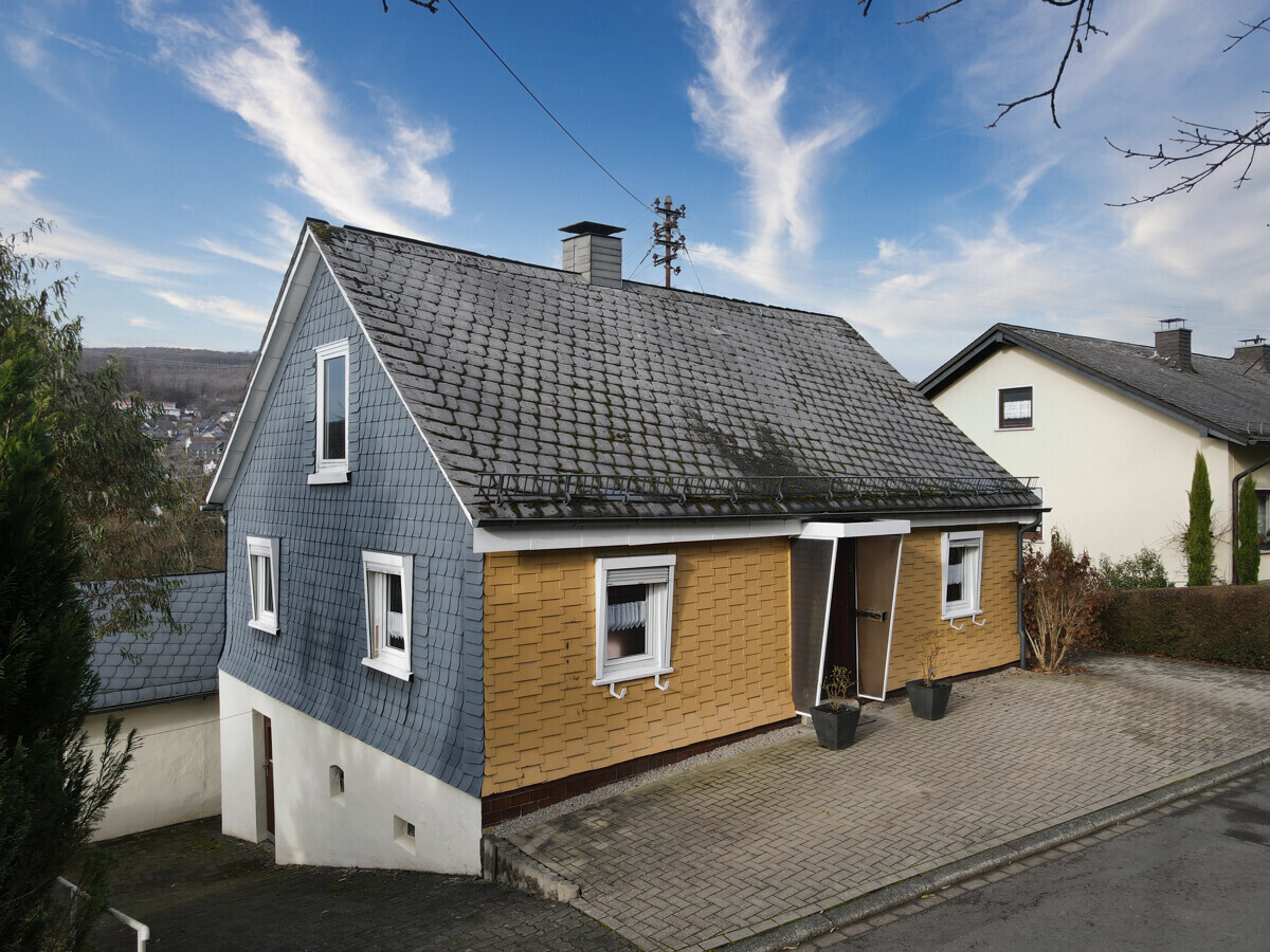 Straßenansicht
