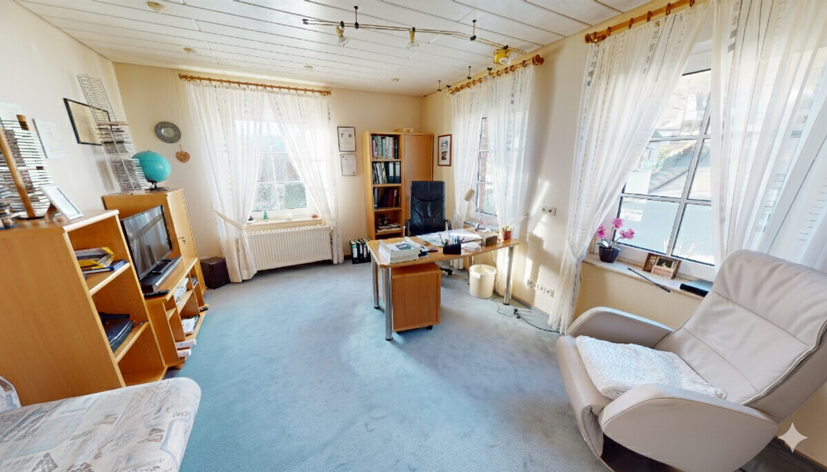 Büro EG