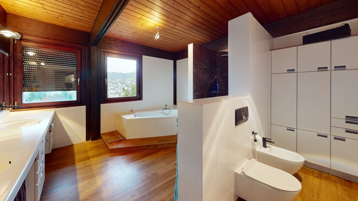 Badezimmer | 1. OG
