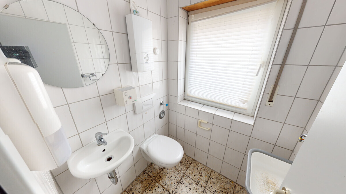 Ladenlokal EG rechts