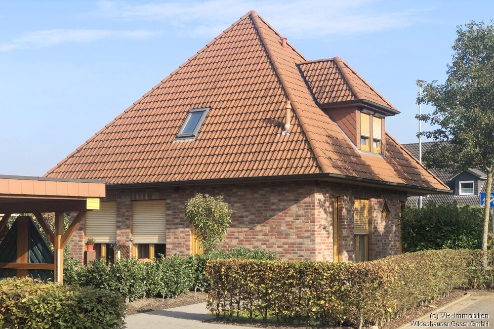 Ansicht von der Spielstraße aus.