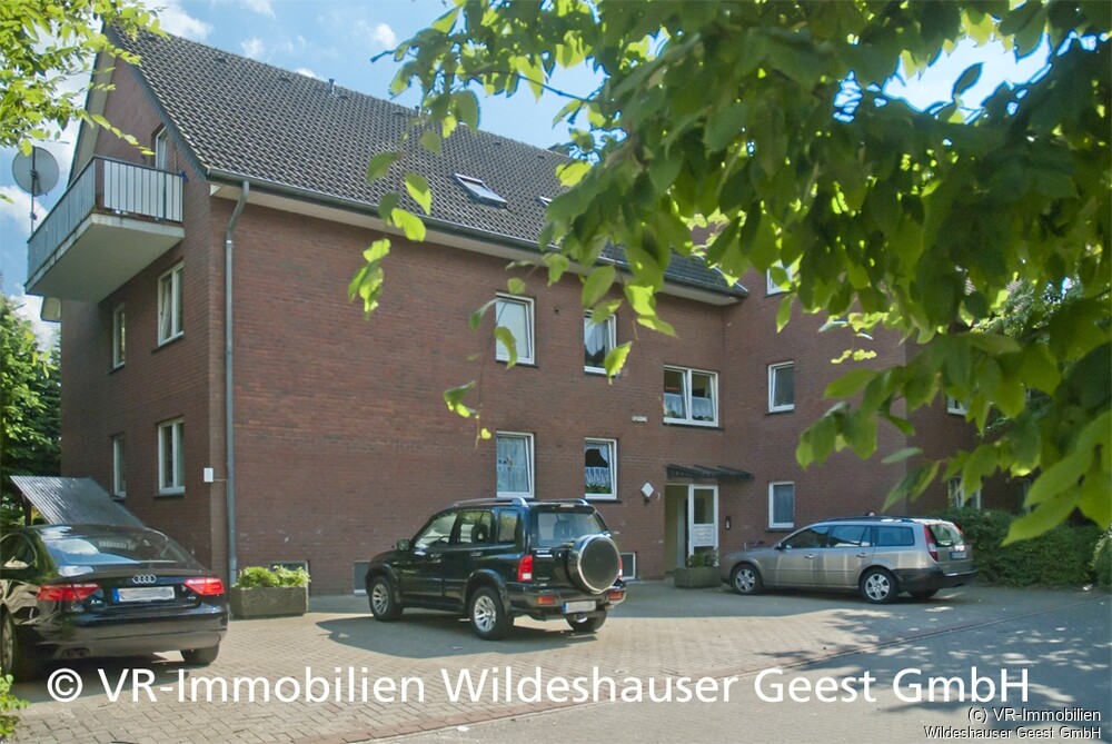 Parkplätze vor dem Haus