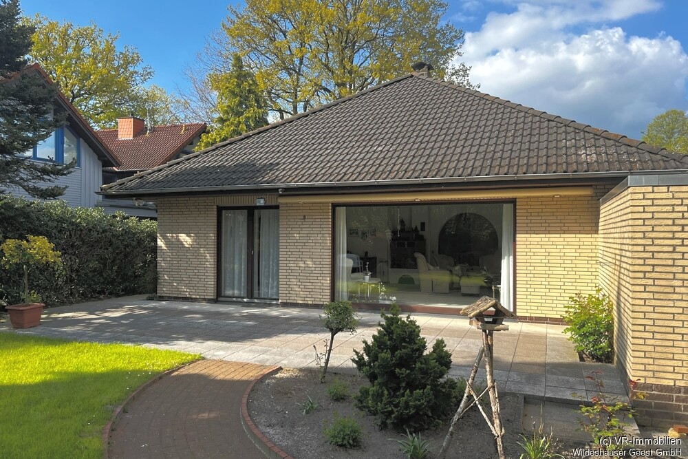 Südseite - Garten und Terrasse