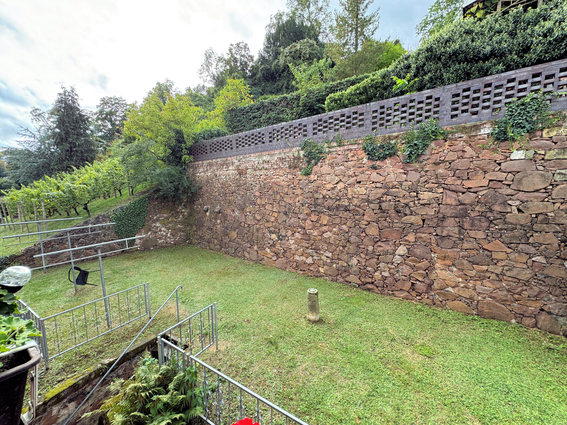 Wäscheplatz, untere Terrasse