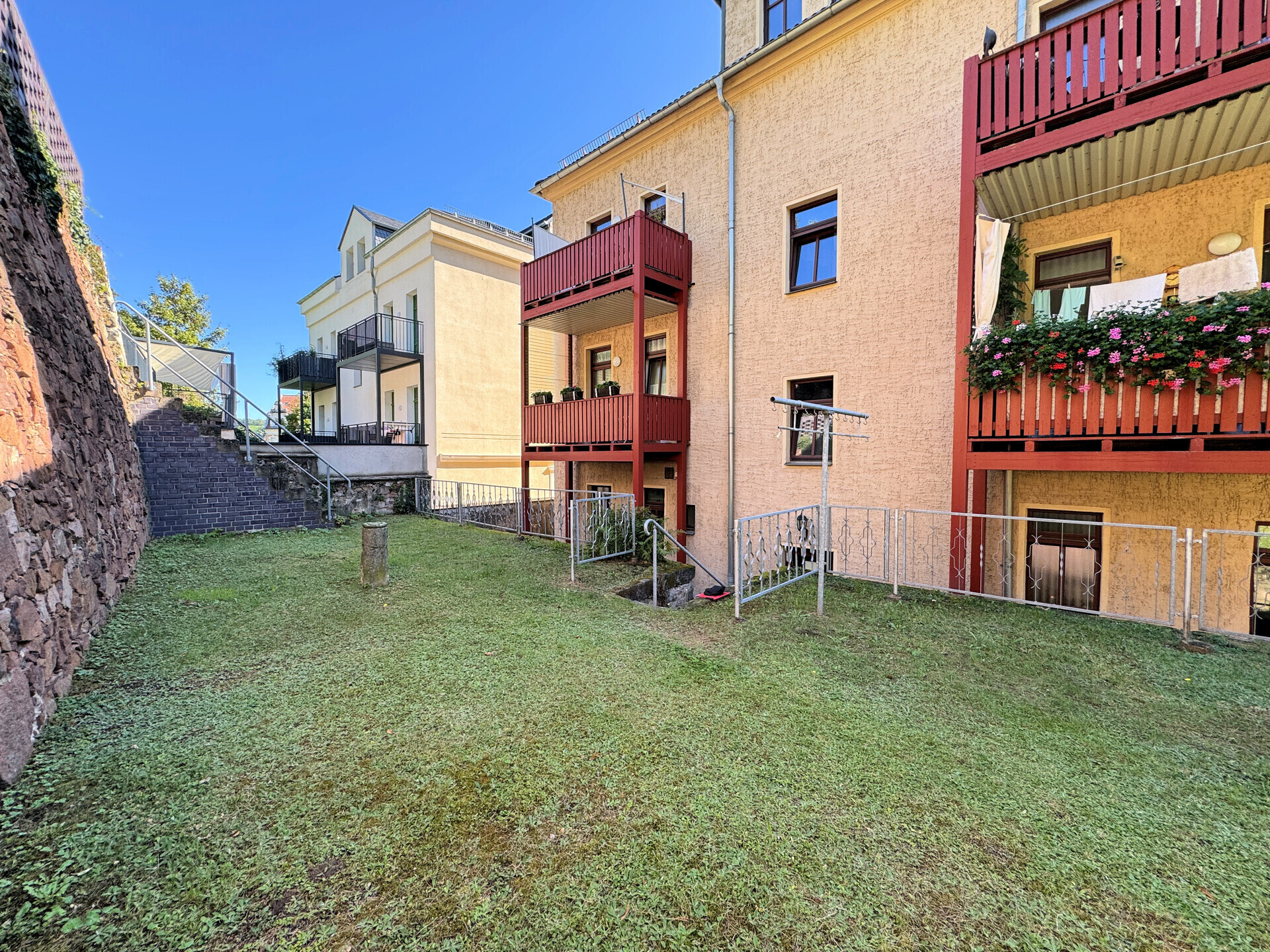 Blick zu den Balkonen