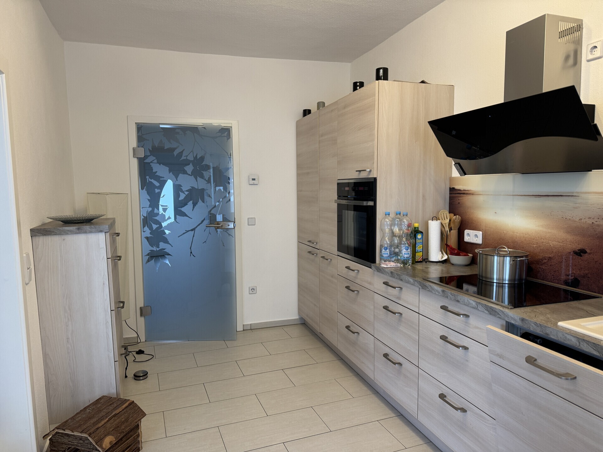 Küche mit Einbauküche