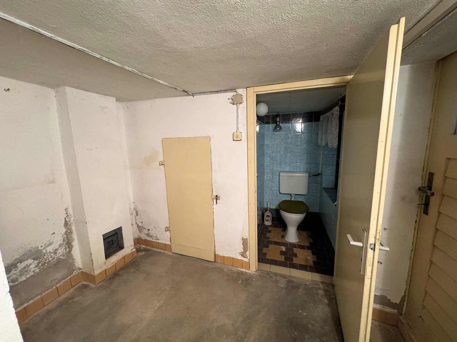 Waschhaus mit sep. WC