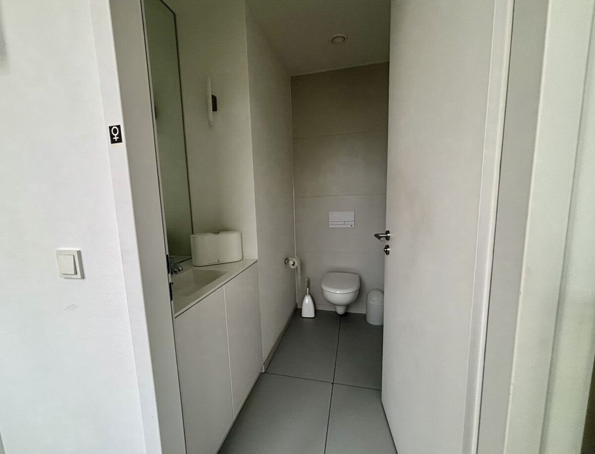 WC 2
