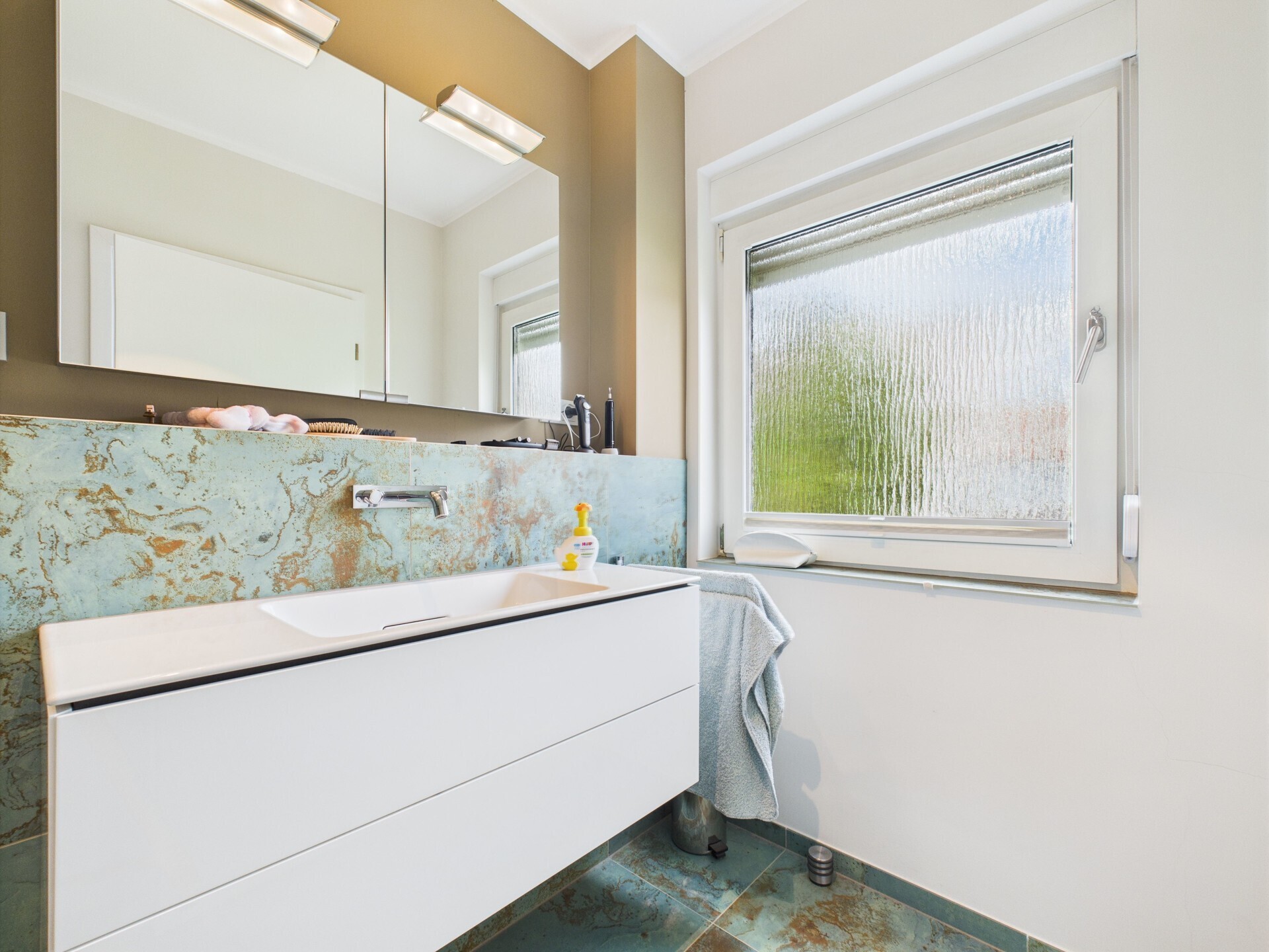 CAM05357G0-PR0015-STILL025