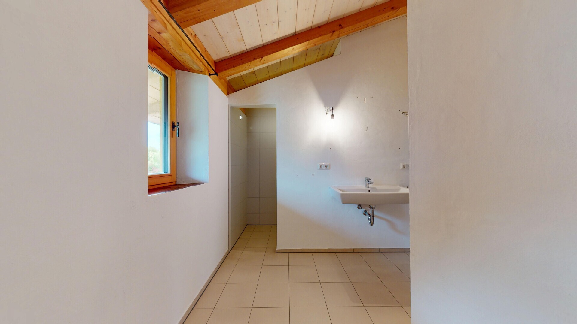 Bade mit begehbarer Dusche 