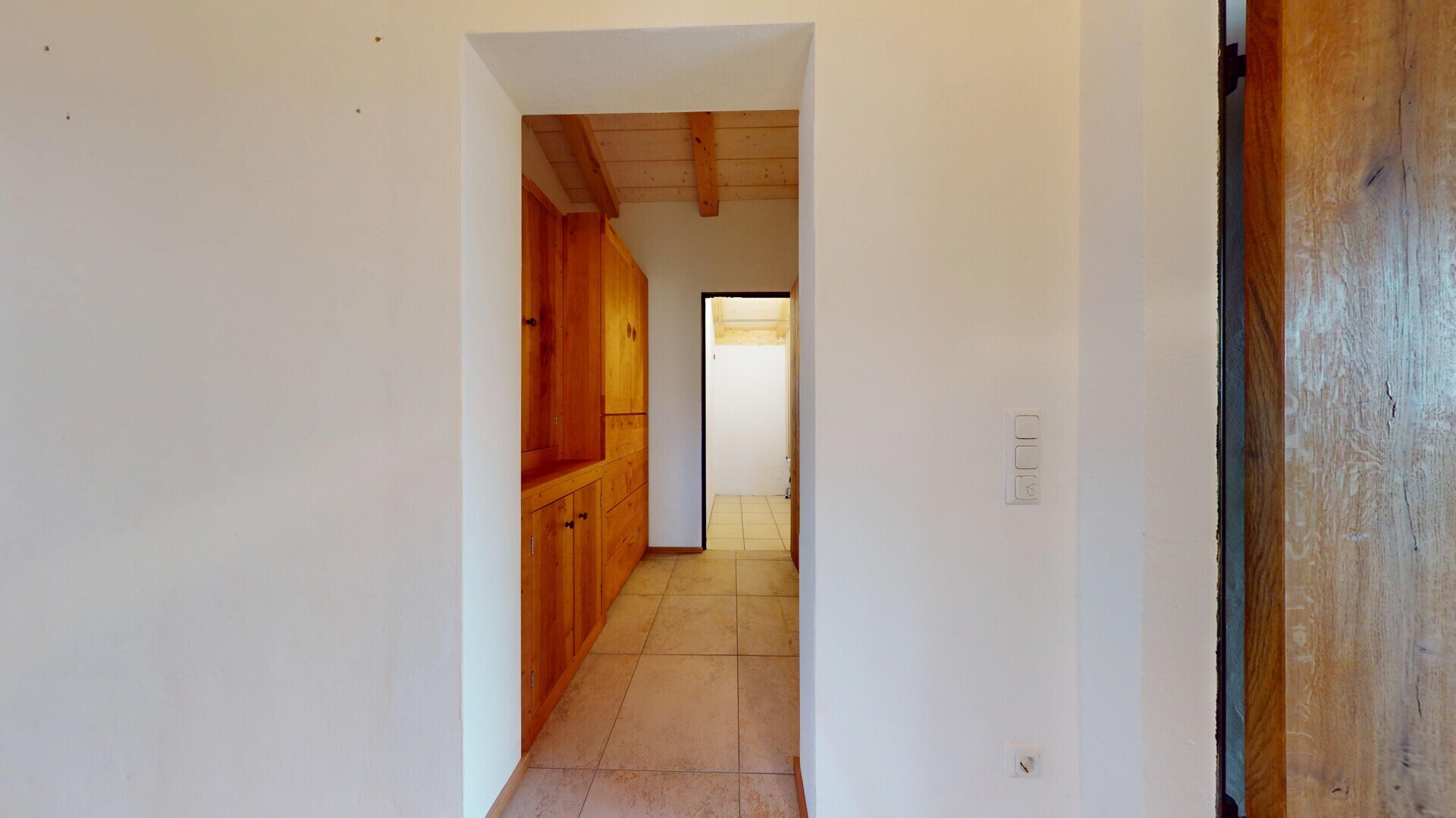 Ankleide mit Einbauschrank, Technikraum 