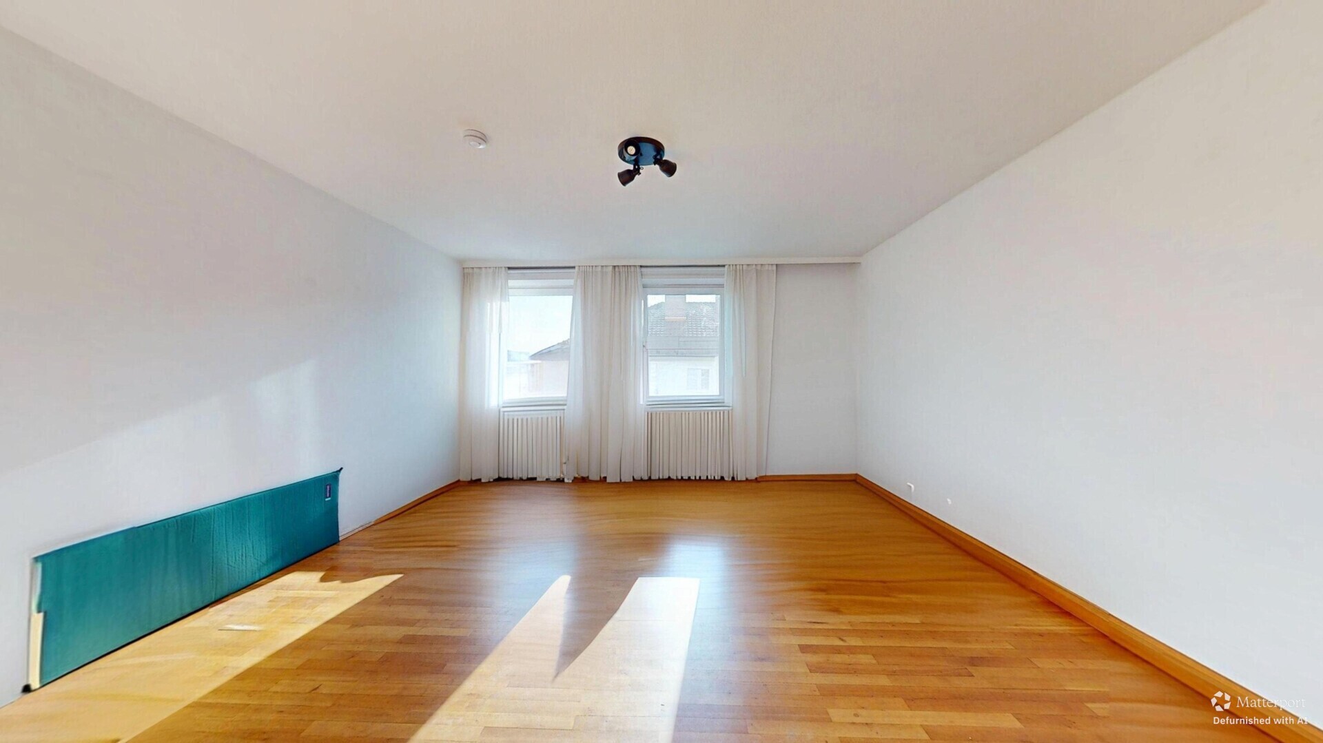 Wohn-/Ess-/Schlafzimmer 