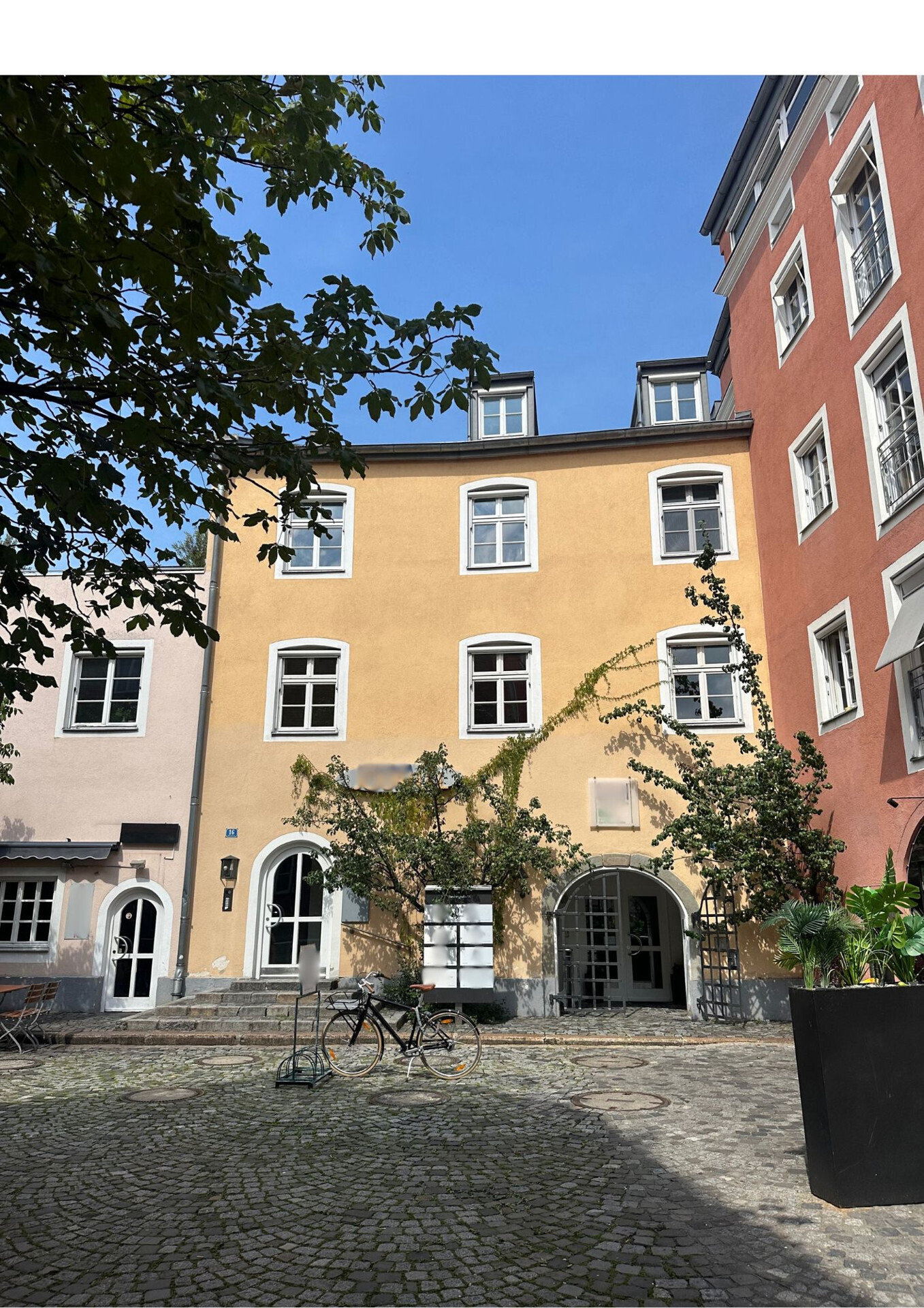 Gebäude