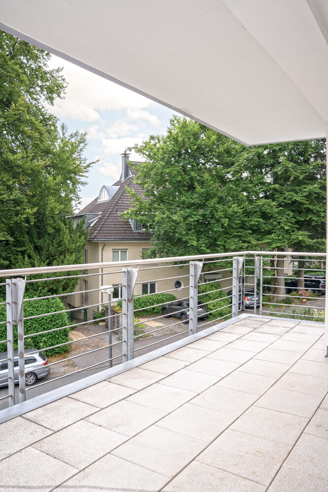Balkon-groß