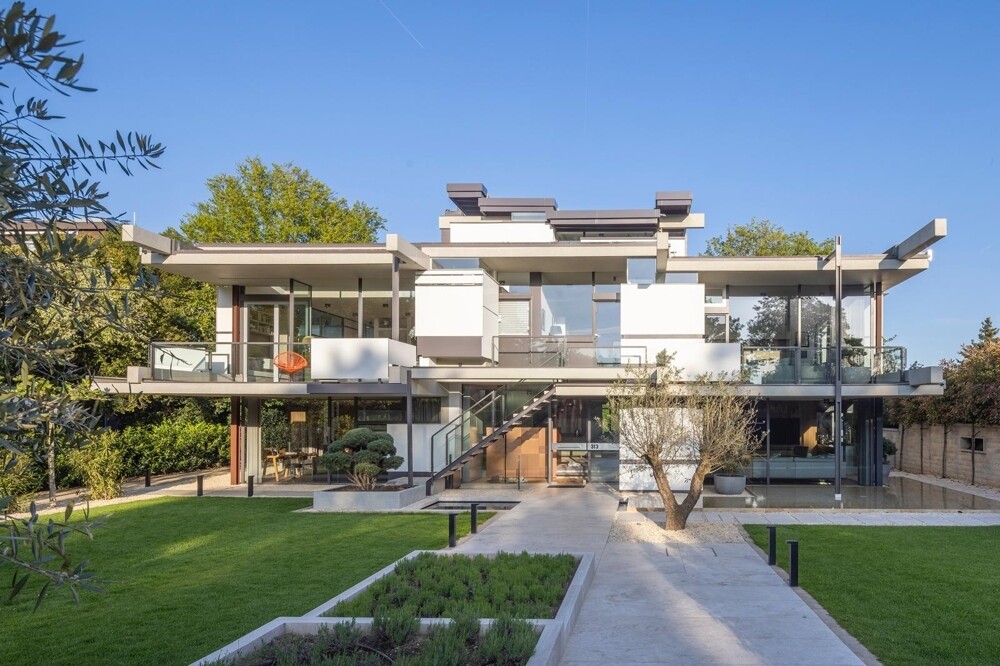 Frontansicht Villa