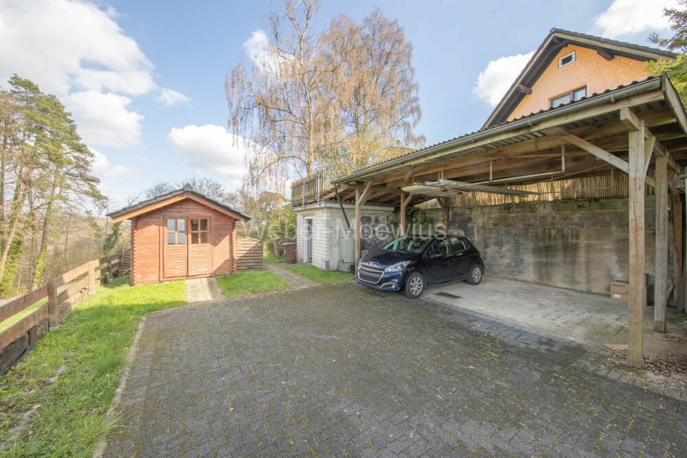 3025 Carport