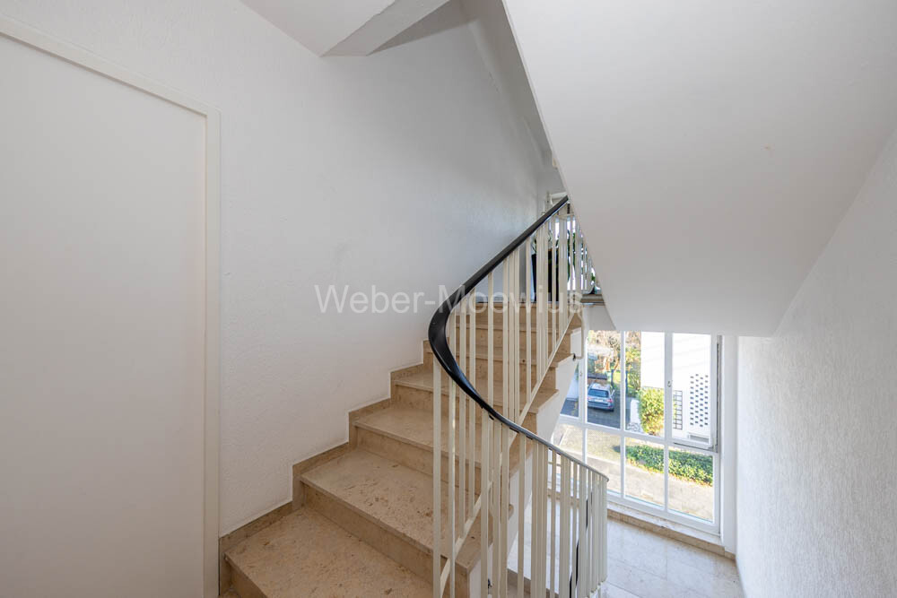 3446 helles Treppenhaus