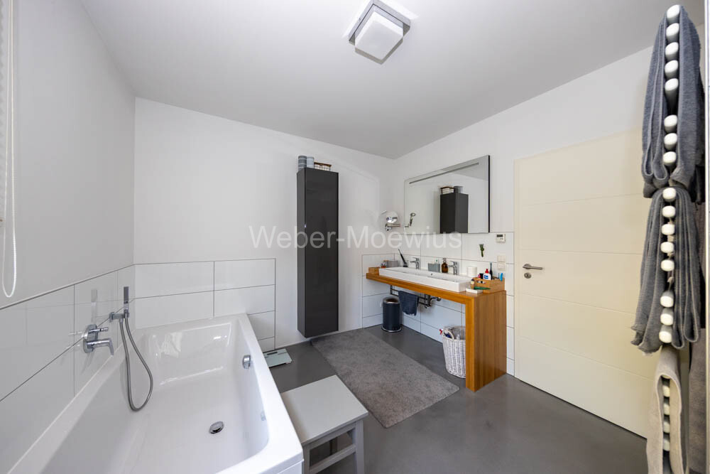 3452 OG Wannen-Duschbad b