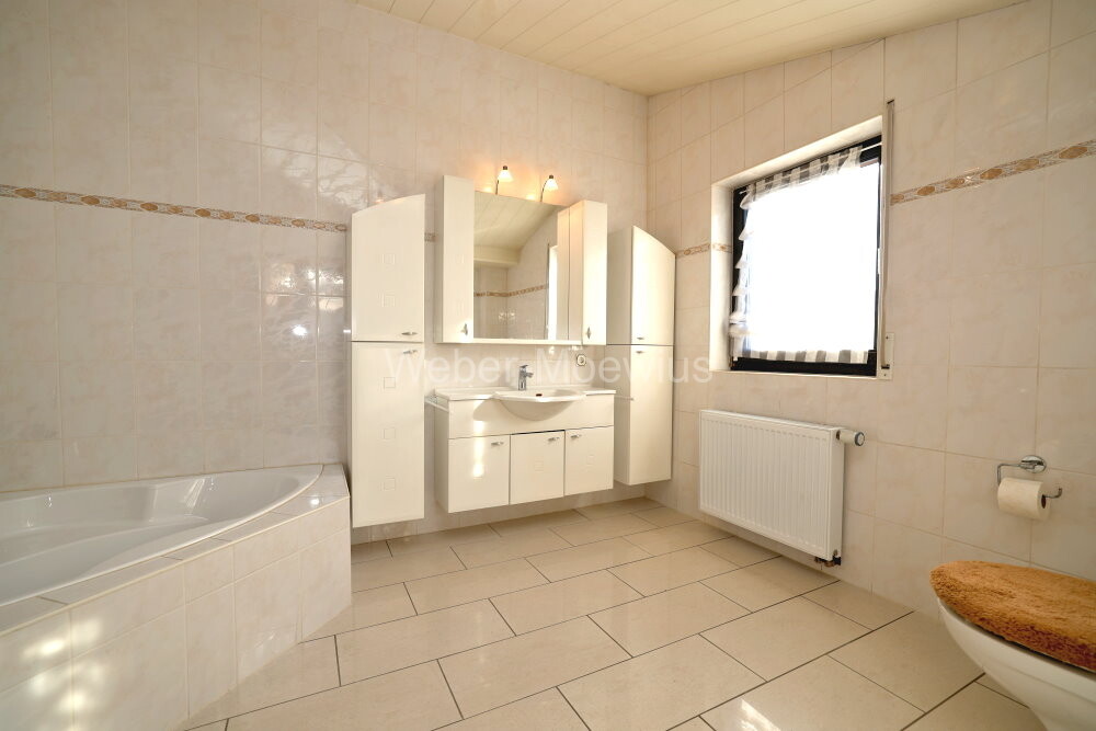 3453 DG Wannen-Duschbad a