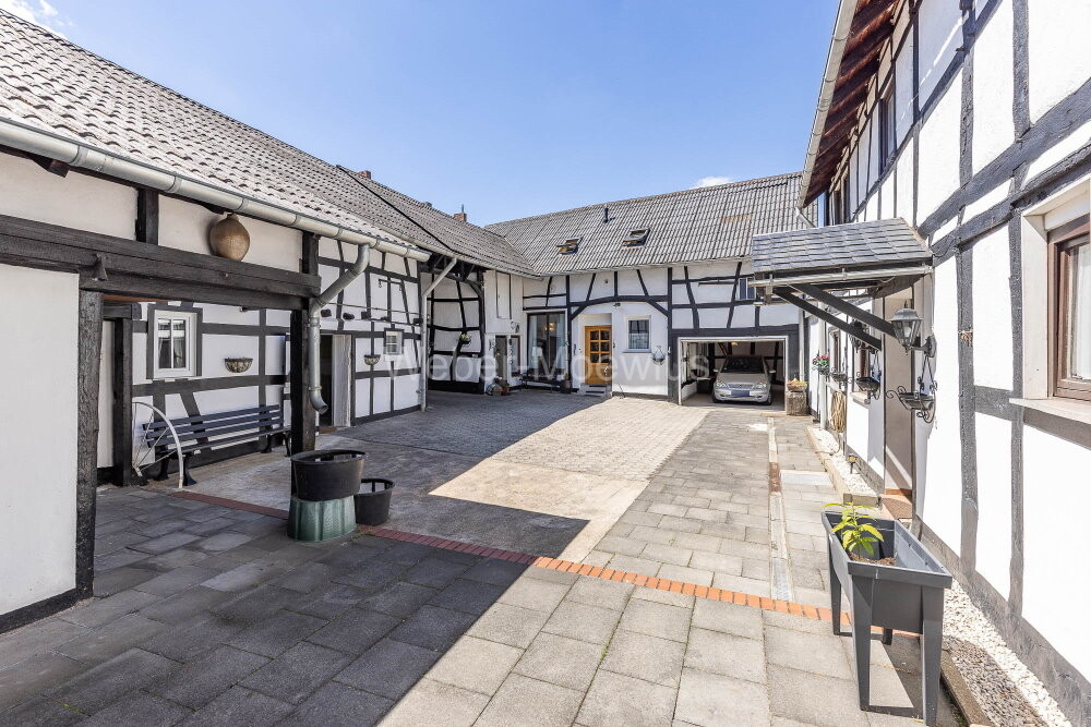 3489 Innenhof c