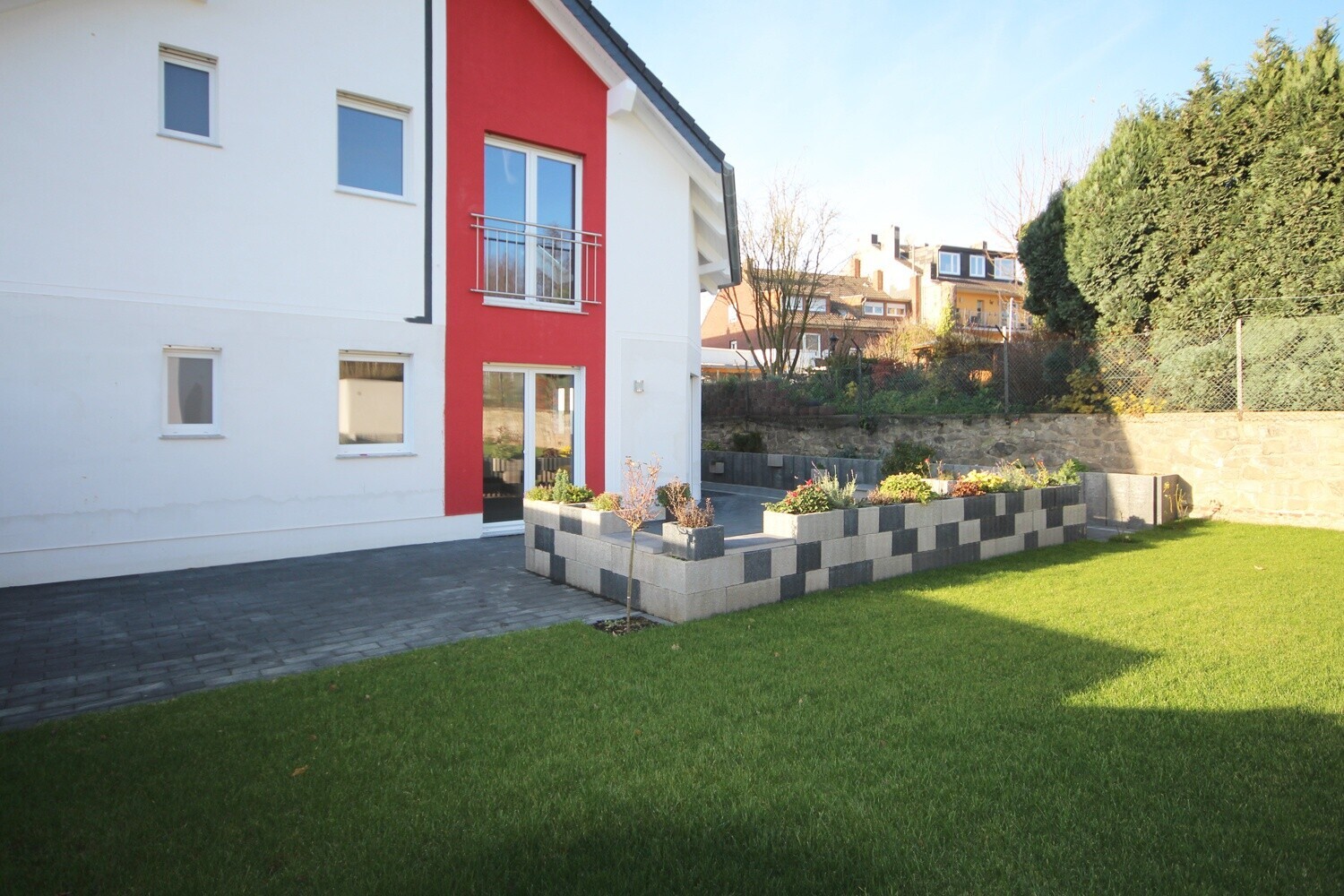 Garten mit Terrasse