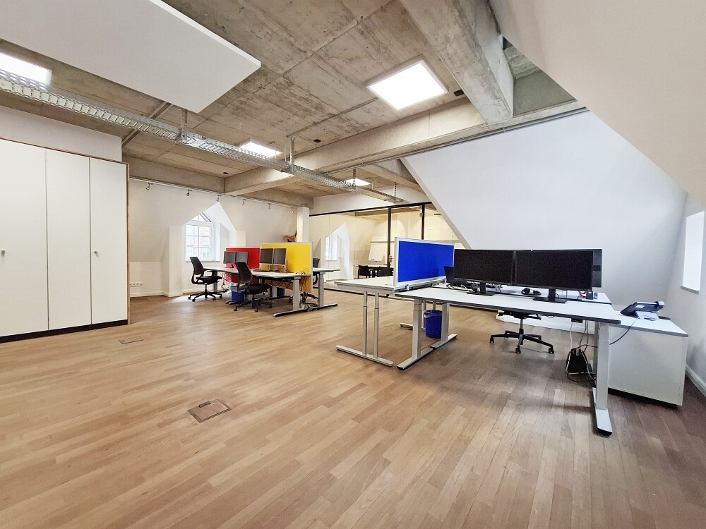 Raum 1 - offene Bürofläche Bild 1