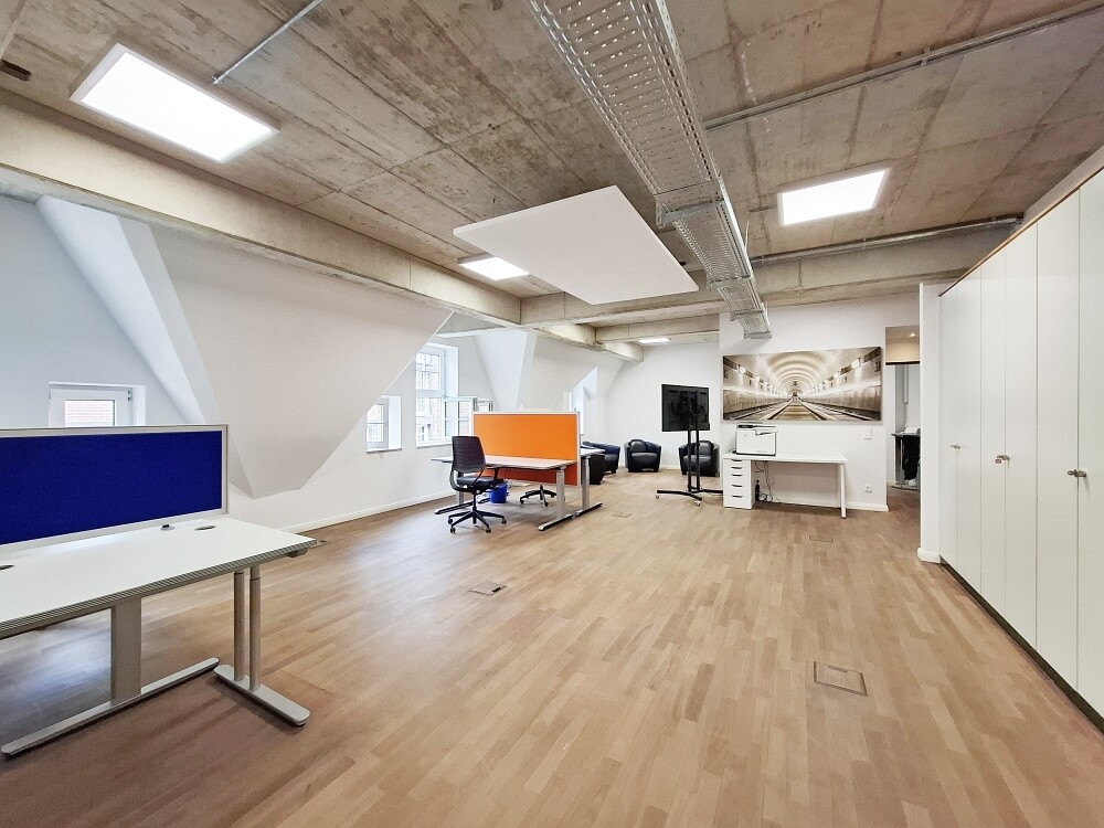 Raum 1 - offene Bürofläche Bild 2