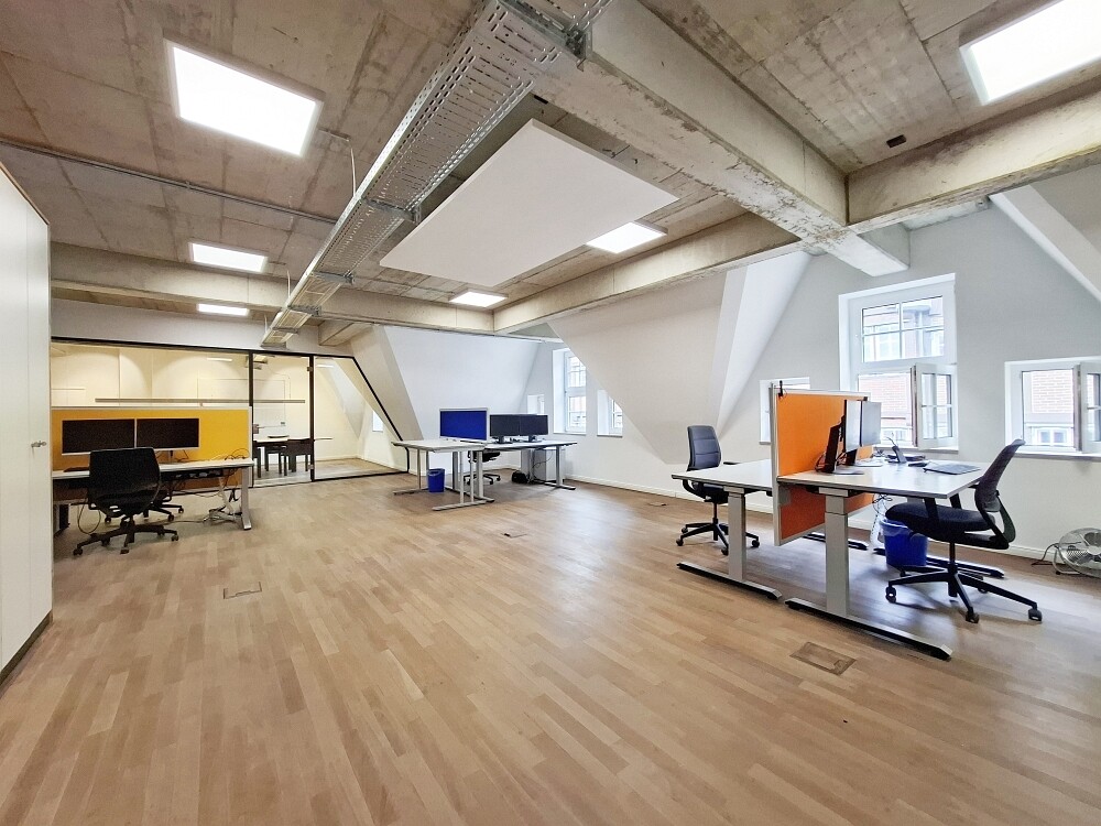 Raum 1 - offene Bürofläche Bild 1