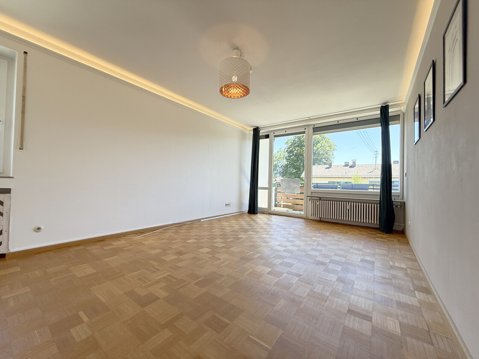 Wohn-Esszimmer I Balkonzugang