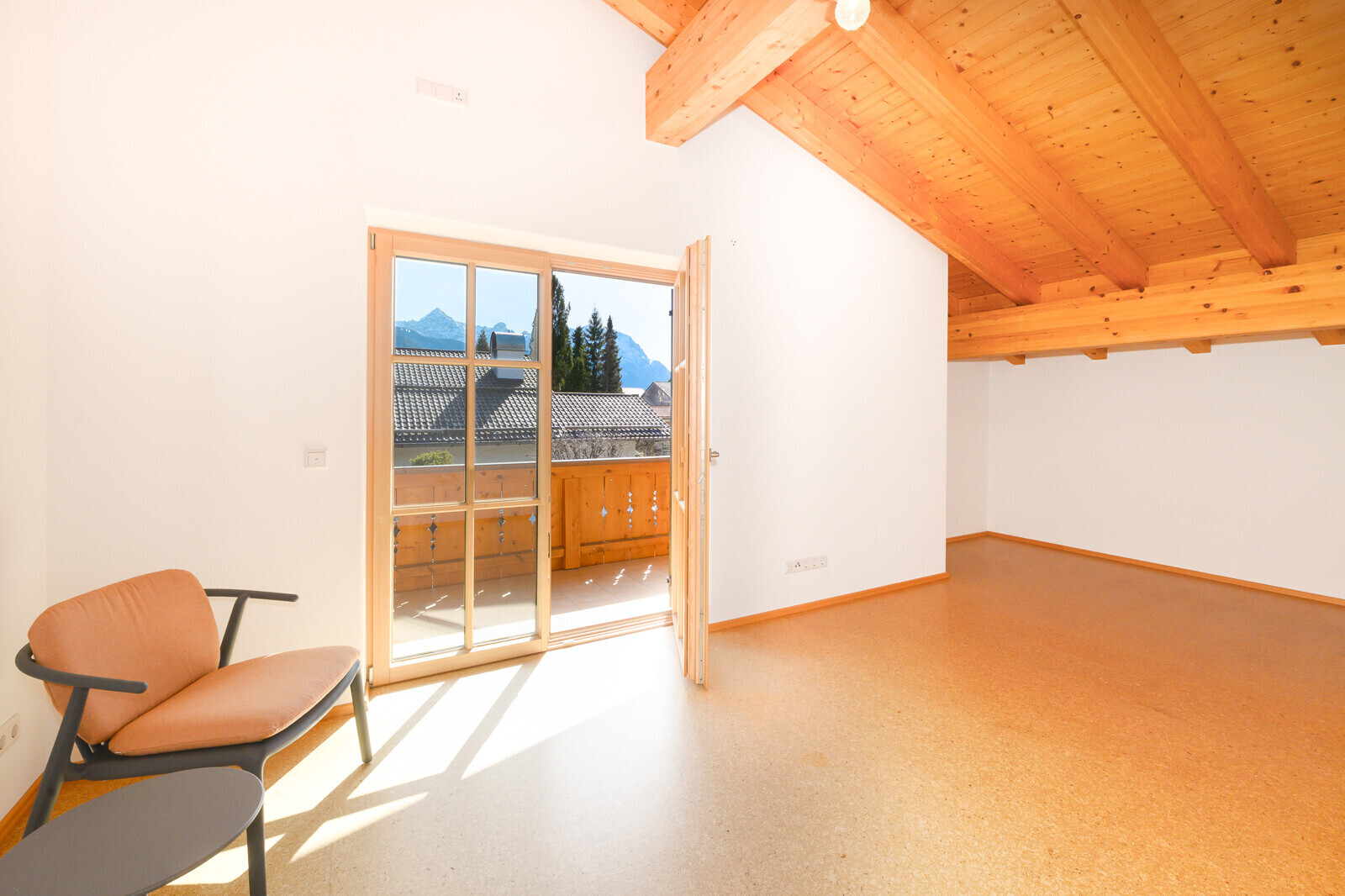 Zimmer mit Aussicht und Balkon I OG