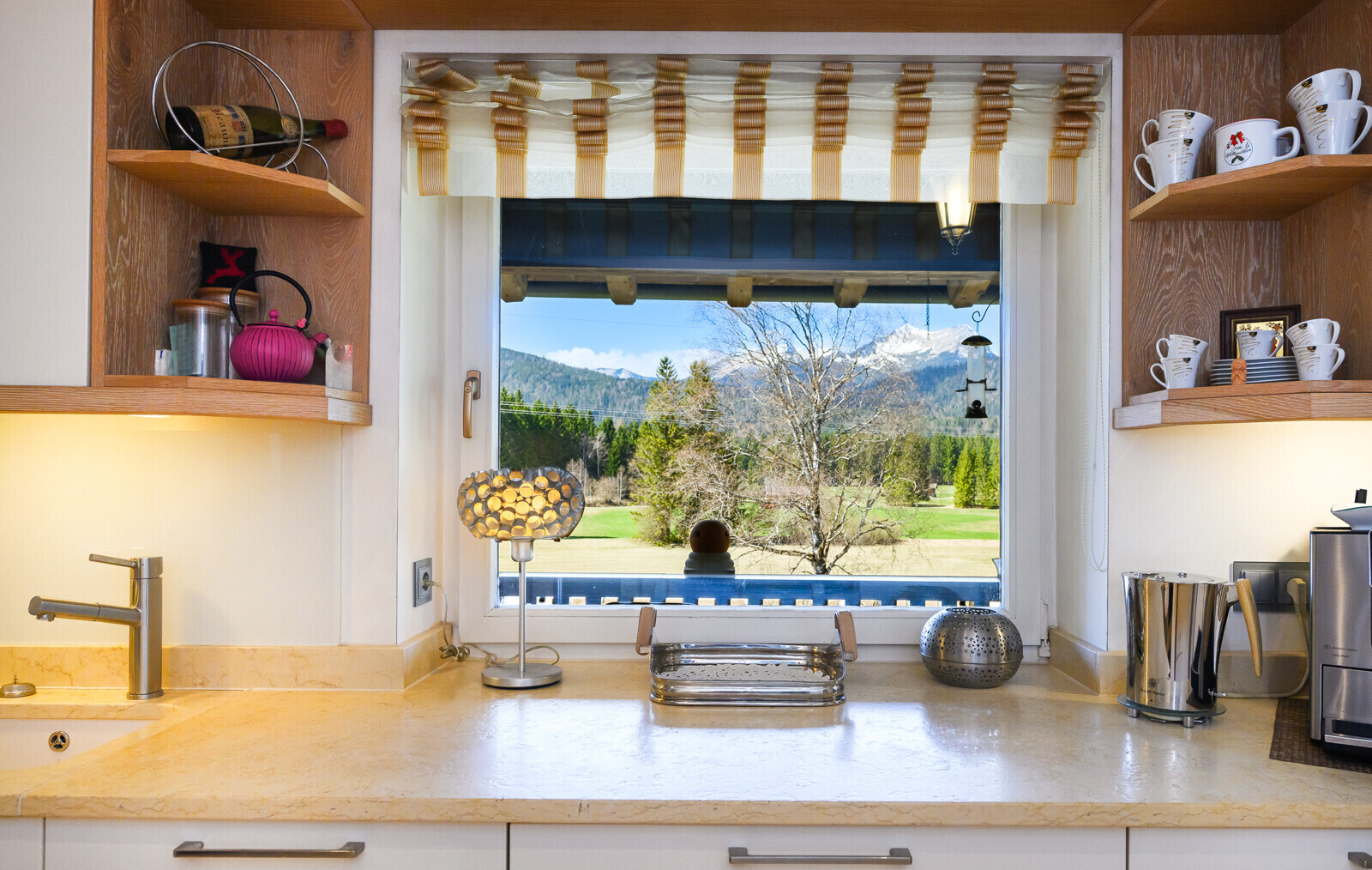 Auch beim Kochen die Aussicht genießen