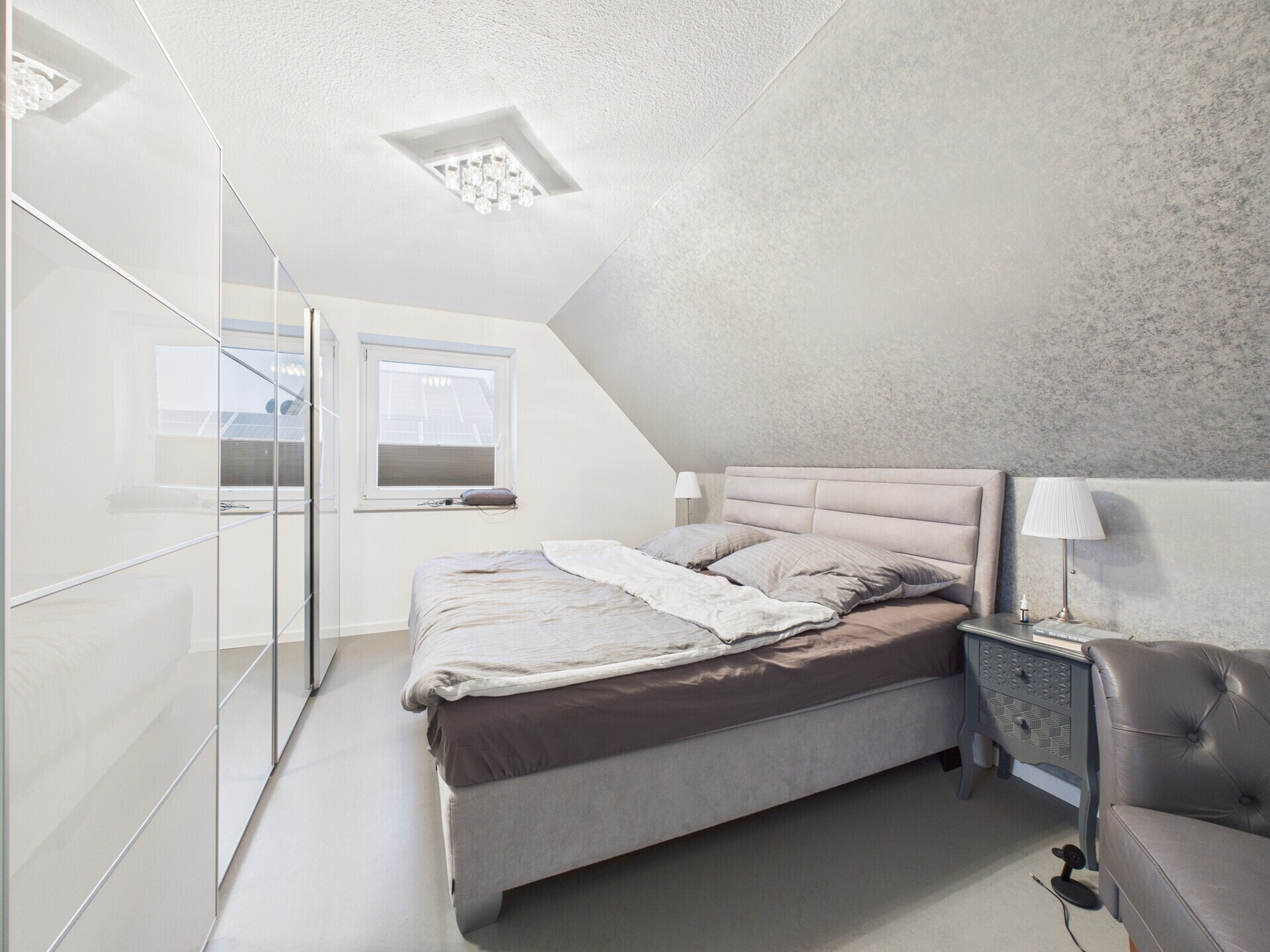 Schlafzimmer DG